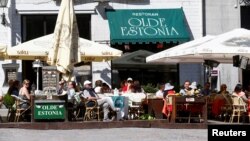 Warga Estonia di Tallinn menunggu dengan cemas menjelang pertemuan Trump-Putin (foto: ilustrasi).