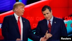 دانلد ترمپ (سمت چپ) تا حال نامزد پیشتاز جمهوریخواه است.