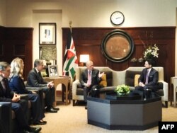 امریکی وزیر خارجہ انٹنی بلنکن اور ارد ن کےشاہ عبد اللہ اور والی عہد شہزادہ حسین کے ساتھ عمان میں ایک ملاقات کے دوران فوٹو اے ایف پی ، 30 اپریل 2024