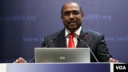 Michel Sidibe, Direktur Eksekutif UNAIDS berbicara dalam sebuah konferensi internasional tentang HIV/AIDS di Roma (foto: dok).