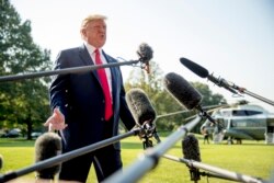 도널드 트럼프 미국 대통령이 지난해 8월 백악관에서 기자들의 질문에 답하면서 미-한 방위비 분담금 협상에 관해서도 언급했다.