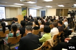 杨念祖在史汀生中心演说 (美国之音海彦拍摄)