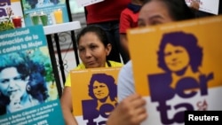 El asesinato de la líder ambientalista Berta Cáceres el 2 de marzo de 2016 generó protestas en Honduras.