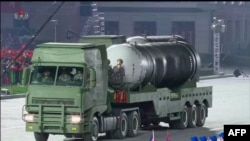 북한이 지난해 10월 평양 김일성광장에서 열린 노동당 창건 75주년 열병식에서 '북극성-4ㅅ(시옷)' 잠수함발사탄도미사일(SLBM)을 공개했다.