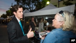 Marshall Tuck campaigns for education post in California