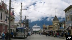 Kementerian Perhubungan Kanada minggu lalu mengumumkan memperpanjang larangan kapal pesiar dengan penumpang lebih dari 100 berlabuh di pelabuhan Kanada sampai akhir Februari 2022. (Foto: AP)