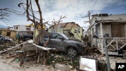 بخشی از خسارات تندباد دریایی ایرما در جزیره ای در کارائیب که تحت کنترل مشترک فرانسه و هلند است. 