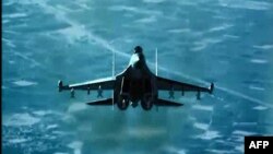 ارتش آمریکا می گوید یک جنگنده روسی در نزدیکی یک پهپاد آمریکایی بر فراز سوریه پرواز کرده و با شلیک منور، هواپیمای آمریکایی را هدف قرار داده و به آن آسیب رسانده است.