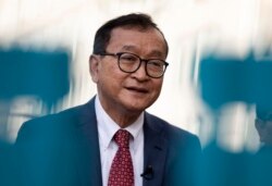 លោក សម រង្ស៊ី ប្រធាន​ស្តីទី​នៃ​គណបក្ស​សង្គ្រោះ​ជាតិ ថ្លែង​នៅក្នុង​បទសម្ភាសន៍​នៅ​មុខ​សភា​អឺរ៉ុប​នៅ​ទីក្រុង​ប្រ៊ុចសែល នៅ​ថ្ងៃទី ៤ ខែវិច្ឆិកា ឆ្នាំ ២០១៩។