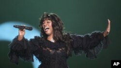 Donna Summer performs at the conclusion of the Nobel Peace concert in Oslo, Norway, on December 11, 2009