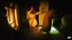 Gambar dari cuplikan video yang diambil dengan kamera yang dipasang pada helm anggota pasukan gabungan AS dan Kurdi dalam pembebasan sandera ISIS di Irak utara (foto: dok).