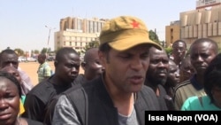 Smokey, leader du Balai citoyen à Ouagadougou, Burkina, le 11 octobre 2017. (VOA/Issa Napon)