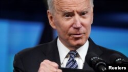 ប្រធានាធិបតីសហរដ្ឋអាមេរិកលោក Joe Biden ថ្លែងនៅក្នុងសន្និសីទសារព័ត៌មានមួយ នៅសេតវិមានក្នុងរដ្ឋធានីវ៉ាស៊ីនតោន កាលពីថ្ងៃទី ១២ ខែឧសភា ឆ្នាំ ២០២១។ 