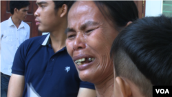 ​អ្នកស្រី​ ទិត្យ ណារិន ​ភរិយា​របស់​លោក ​អ៊ុក ពេជ្រសំណាង