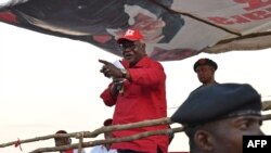 Le président sortant Ernest Bai Koroma lors d'un rassemblement à Kambia, le 3 mars 2018.