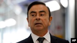 CEO Renault, Carlos Ghosn, diberhentikan dari jabatannya oleh Nissan dan Mitsubishi. 