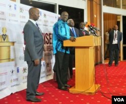 In a press conference before the debates in Kampala, Feb. 13, 2016,Uganda's leading opposition presidential candidate Kizza Besigye of the Forum for Democratic Change (FDC) party assures reporters he can stand strong on foreign policy.