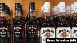 تعرفه های گمرکی اتحادیه اروپا بر کالا های تولید ایالات متحده شامل مشروبات الکی نیز می شود