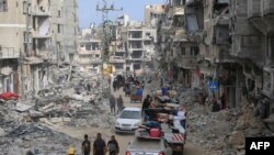 Wapalestina waliokoseshwa makao mashariki mwa Khan Yunis July 2, 2024