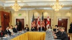 ჯო ბაიდენი ოპოზიციის წარმომადგენლებთან შეხვედრისას, 2009 წელი