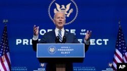 លោក Joe Biden ដែល​ត្រូវ​គេ​ព្យាករណ៍​ថា​ជា​អ្នក​ឈ្នះ​នៅ​ក្នុង​ការ​បោះឆ្នោត​ប្រធានាធិបតី​សហរដ្ឋ​អាមេរិក ថ្លែងនៅទីក្រុង Wilmington រដ្ឋ Delaware កាលពីថ្ងៃទី១០ ខែវិច្ឆិកា ឆ្នាំ២០២០។