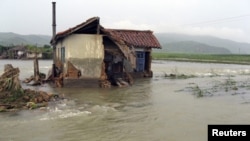 홍수 피해를 입은 북한 가옥(자료사진)