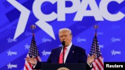 Le président américain Donald Trump s'adresse à la réunion annuelle de la Conférence d'action politique conservatrice (CPAC) à National Harbor, dans le Maryland, près de Washington, le 22 février 2025. REUTERS/Brian Snyder