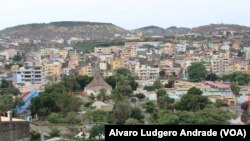 Vue partielle de Praia, capitale du Cap-Vert. (Photo:Alvaro Ludgero Andrade/VOA)
