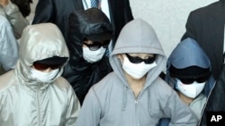 지난 2011년 탈북자 9명이 일본을 거쳐 한국 인천공항에 입국하고 있다. (자료사진)