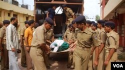 Serangan pemberontak Maois menewaskan 27 pasukan keamanan India di Chhattisgarh, 30 Juni 2010.