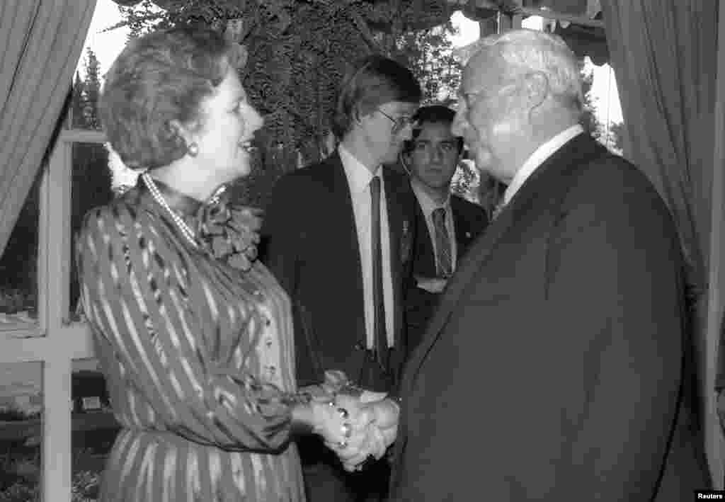Savdo va sanoat vaziri Ariel Sharon Britaniya rahbari Margaret Tetcher bilan,1986