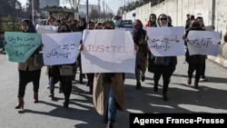 به گفتۀ این سازمان، در جریان یک سال گذشته، گام‌های برای پاسخگو قراردادن طالبان توسط بسیاری شماری از کشورها و محاکم بین‌المللی برداشته شده، اما این اقدامات  بسنده نیست.