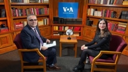 یک نگاه - گفت‌وگو با گیسو نیا