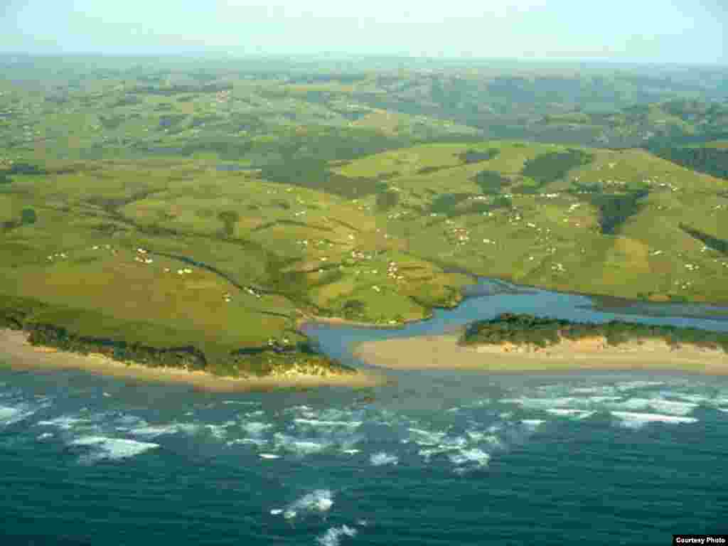 Tradition and modern medicine are combining to combat the spread of HIV in Bulungula [Photo courtesy Dave Martin]