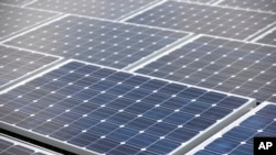 Le PIB des États-Unis a connu 10% de croissance depuis 10 ans, et en même temps les émissions de CO2 ont diminué de 9%, a-t-il relevé.