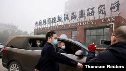 지난 2월 세계보건기구(WHO) 신종 코로나바이러스 기원 조사팀이 중국 우한 바이러스연구소에 도착했다.