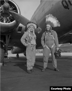 Xoras Pulav va safdoshi, Florida shtati, 1944