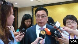 台企联总会长郭山辉(美国之音赵婉成拍摄)