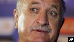 Babban kocin Brazil, Luiz Felipe Scolari.
