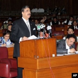 Frayim Ministan kasar Pakistan, Yusuf Reza Gilani, ya na caccakar Amurka kan harin da ta kai babu sanin kasar shi.