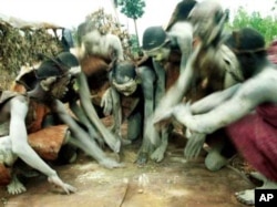 The Ogiek want to continue living in the Mau and Mount Elgon forests, but the Kenyan government says they must 'modernize'.