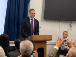 លោក Derek Mitchell នាយក​វិទ្យាស្ថាន​ជាតិ​ដើម្បី​លទ្ធិ​ប្រជាធិបតេយ្យ​ NDI ចូលរួម​ថ្លែងការណ៍​ក្នុង​ពិធី​ប្រារព្ធ​ខួបលើក​ទី២៨ នៃ​សន្ធិសញ្ញា​សន្តិភាព​ទីក្រុង​ប៉ារីស​នៅ​វិមាន​រដ្ឋសភា​អាមេរិក​កាលពី​ថ្ងៃចន្ទ ទី២១ ខែតុលា ឆ្នាំ២០១៩។ (សុខ ខេមរា/VOA)