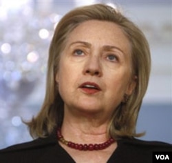 Menlu Amerika, Hillary Clinton mengutuk kekerasan di Libya, Selasa (22/2).