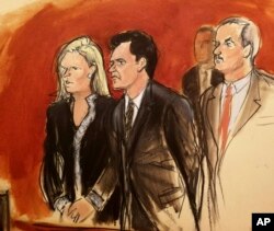 مهمت هاکان آتیلا (وسط) از مدیران سابق هالک بانک به ۳۲ ماه زندان محکوم شد و تابستان امسال آزاد شد.