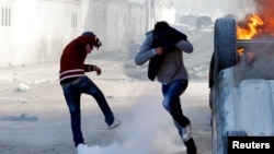 tunisia tear gas