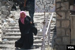 Families continue to flee over the weekend as fighting continues in the last few hundred meters of IS-controlled Mosul, even after victory has been declared on June 30, 2017 in Mosul, Iraq. (H.Murdock)