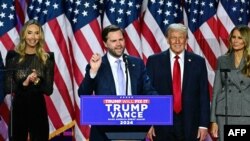 5일 미국 차기 부통령으로 선출된 JD 밴스 상원의원이 플로리다주 웨스트팜비치에서 열린 선거 유세 파티에서 연설하고 있다.