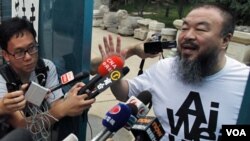 Seniman ternama Tiongkok Ai Weiwei dituduh menghindari pajak ratusan ribu dolar.