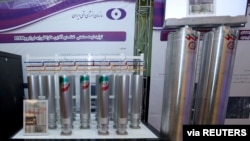 2021년 4월 10일 이란 핵 에너지의 날을 맞아 수도 테헤란에 전시된 신형 원심분리기 (자료사진)