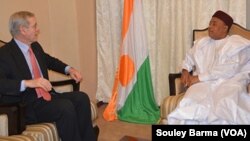 Shugaban kamfanin AREVA ya ziyarci shugaban kasar Nijar Mahammadou Issoufou a fadarsa